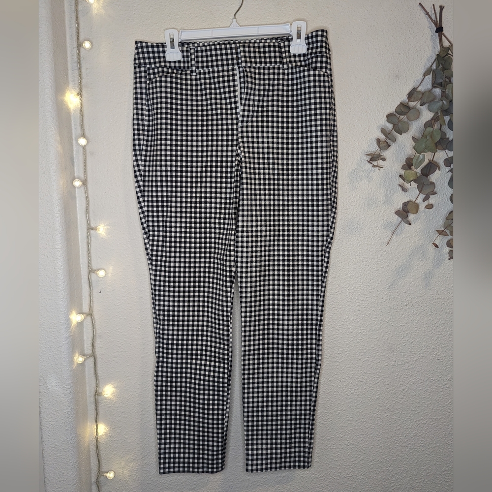 Old Navy Never Worn Size 10 High Rise Petite